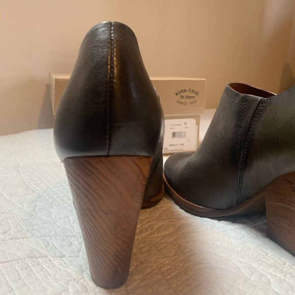 ❌SOLD. KORK-EASE grey leather booties 9.5 - Picture 4 of 6